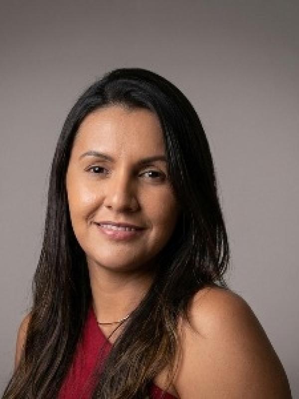 MARIELE SANTOS TAVARES 