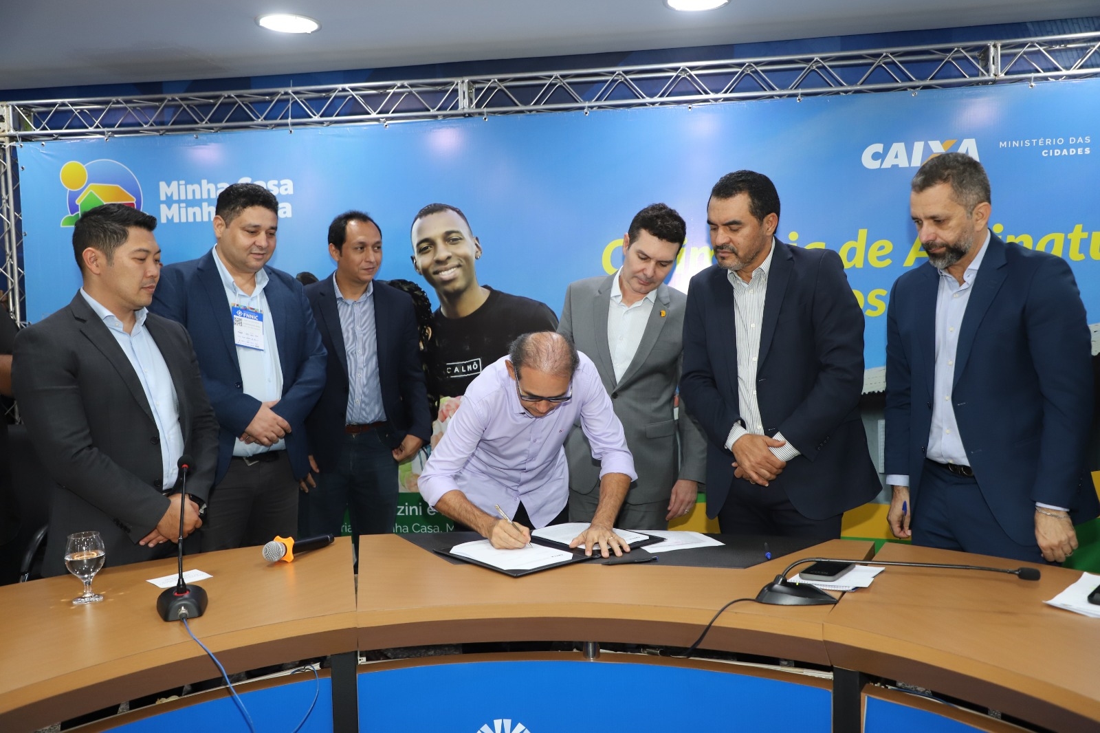 Prefeito Edmilson Rodrigues assina contrato 7 milhões e Bom Jesus do Tocantins-TO é contemplado com 75 casas habitacionais do projeto minha casa minha vida