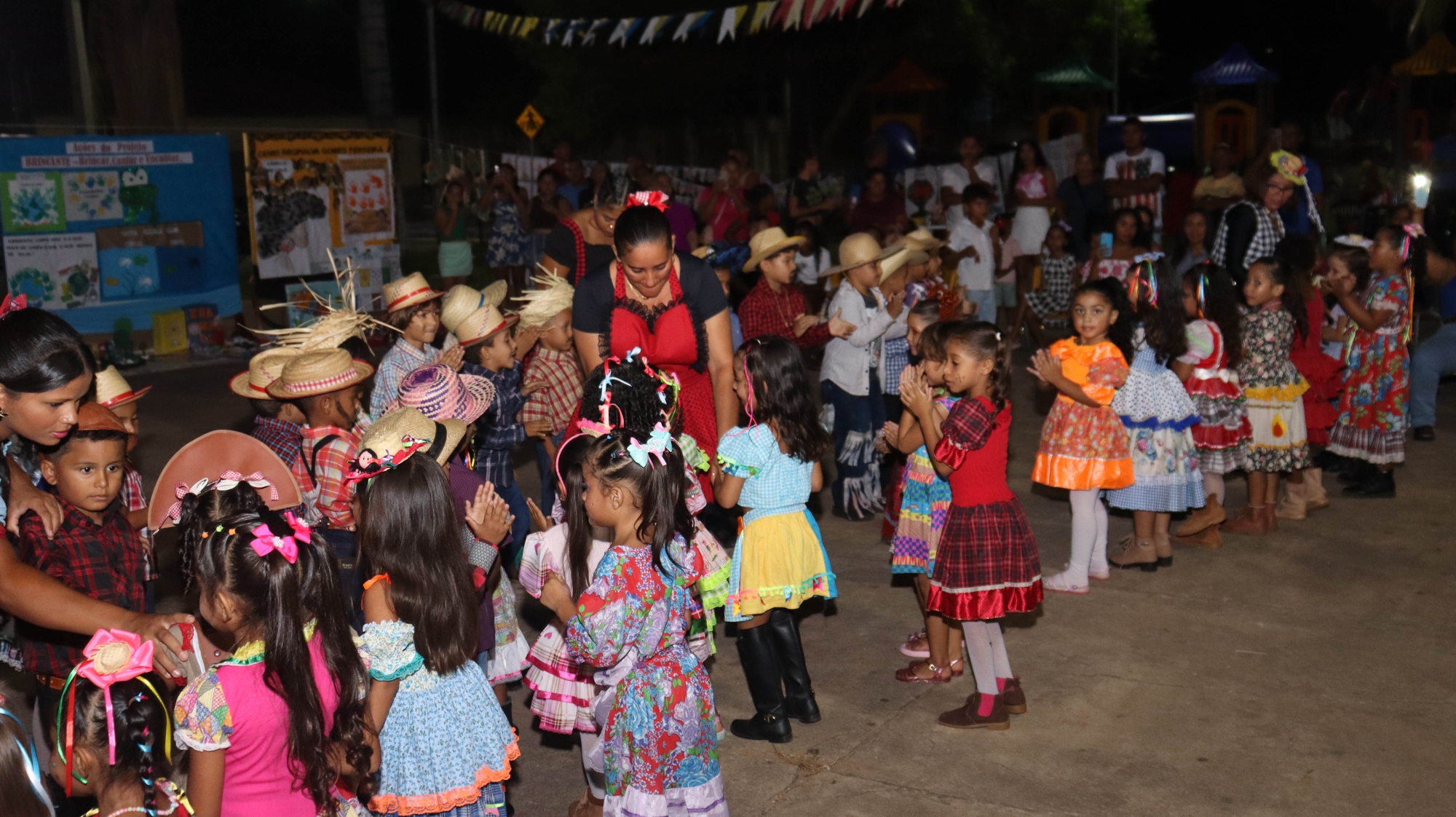 Arraiá do CEMEI anima a comunidade escolar com muita cultura, alegria e participação das famílias